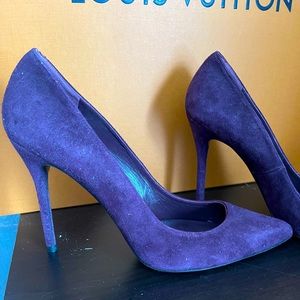 Stuart Weitzman purple suede pumps